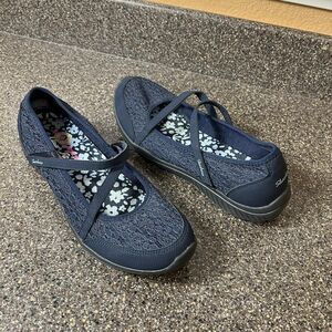 Skechers Women's Sz 9.5 Comfort Casual Blue Lace Cross Straps Flat Shoes Slip On